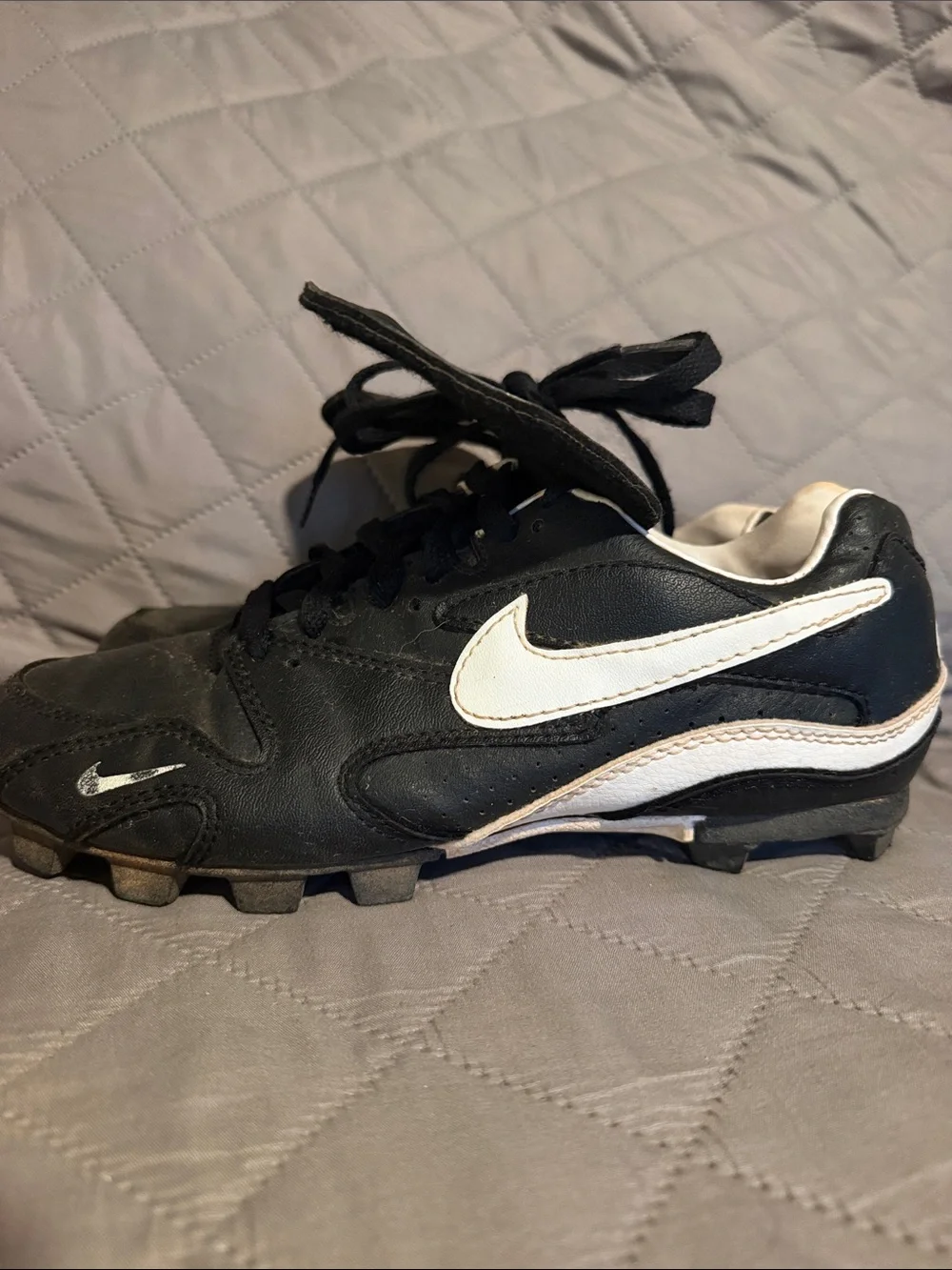 Nike Kids Black and White Soccer Cleats